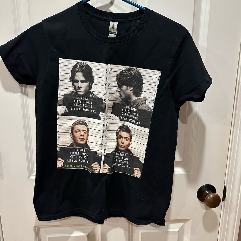 Supernatural small mug shot short sleeve shirt black